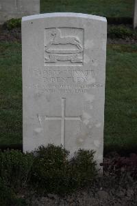 Coxyde Military Cemetery - Bentley, D