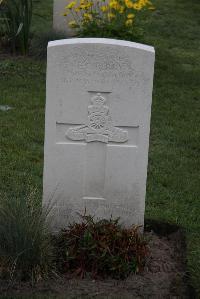 Coxyde Military Cemetery - Berry, Ernest Charles