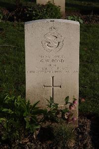 Coxyde Military Cemetery - Bond, Geoffrey William