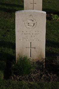 Coxyde Military Cemetery - Bouch, Albert