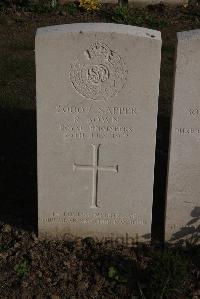 Coxyde Military Cemetery - Bown, Ray