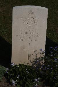 Coxyde Military Cemetery - Brearley, Reginald