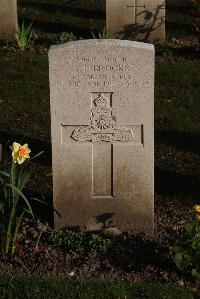 Coxyde Military Cemetery - Brooks, Charles Frederick