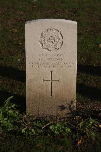 Coxyde Military Cemetery - Brown, Henry Llewellyn