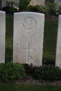 Coxyde Military Cemetery - Brown, M