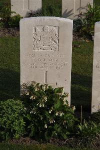 Coxyde Military Cemetery - Bullock, T