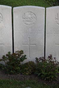 Coxyde Military Cemetery - Bunt, Thomas John