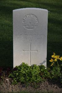 Coxyde Military Cemetery - Byrne, J