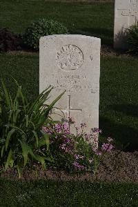 Coxyde Military Cemetery - Carey, Daniel