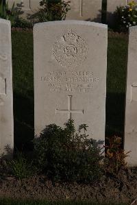 Coxyde Military Cemetery - Chambers, Frank