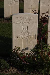 Coxyde Military Cemetery - Clarke, A E