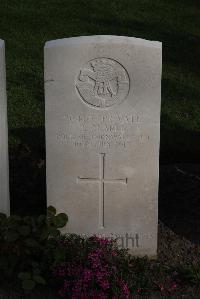 Coxyde Military Cemetery - Clarke, J