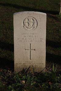 Coxyde Military Cemetery - Coates, Frank Ernest