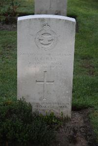 Coxyde Military Cemetery - Curry, Derek