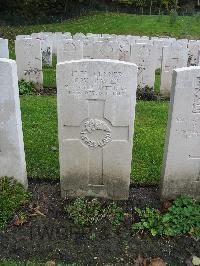 Coxyde Military Cemetery - Davies, Geoffrey William