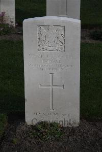 Coxyde Military Cemetery - Dale, Frank