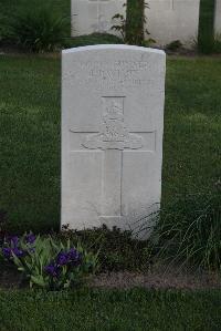 Coxyde Military Cemetery - Davison, John