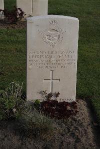 Coxyde Military Cemetery - Dennett, Thomas Frank Preston