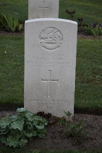 Coxyde Military Cemetery - Denton, George William