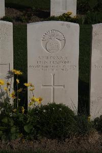 Coxyde Military Cemetery - Desmond, John