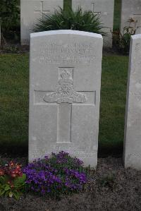 Coxyde Military Cemetery - Dunnett, John