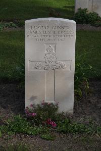 Coxyde Military Cemetery - Eccles, James Leslie