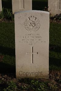 Coxyde Military Cemetery - Edwards, John Thomas