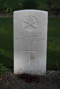 Coxyde Military Cemetery - Eldrett, Thomas Walter