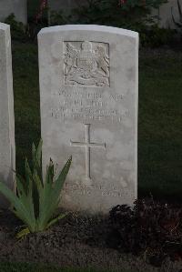 Coxyde Military Cemetery - Elliott, Ernest