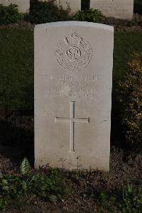 Coxyde Military Cemetery - Evans, J