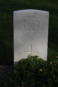 Coxyde Military Cemetery - Evans, S M