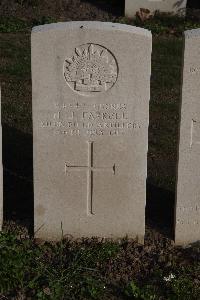 Coxyde Military Cemetery - Farrell, Hubert John