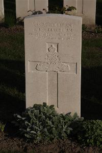 Coxyde Military Cemetery - Finch, James John Arthur