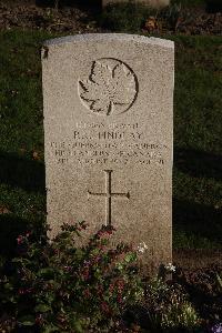 Coxyde Military Cemetery - Findlay, Robert George