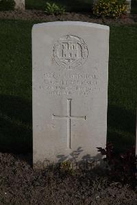 Coxyde Military Cemetery - Fitzgerald, E G