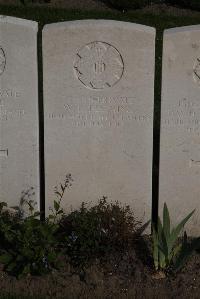 Coxyde Military Cemetery - Fleming, William Douglas