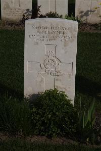 Coxyde Military Cemetery - Fletcher, G