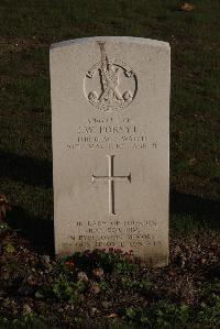 Coxyde Military Cemetery - Forsyth, John Weir