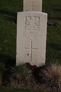 Coxyde Military Cemetery - Forth, Charles