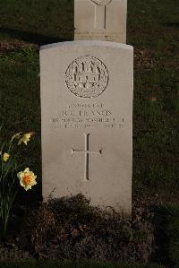 Coxyde Military Cemetery - Francis, Ronald Charles