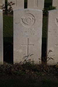 Coxyde Military Cemetery - Gillyon, Albert