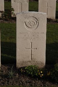 Coxyde Military Cemetery - Green, John Rowland