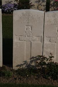 Coxyde Military Cemetery - Greenwood, James