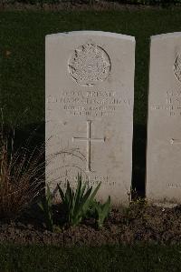 Coxyde Military Cemetery - Guest, Leonard George