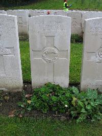 Coxyde Military Cemetery - Howard, Cyril