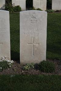 Coxyde Military Cemetery - Hall, Harold Francis