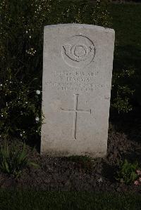 Coxyde Military Cemetery - Harman, F