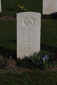 Coxyde Military Cemetery - Hatcher, J T