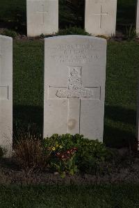 Coxyde Military Cemetery - Hearn, Percy