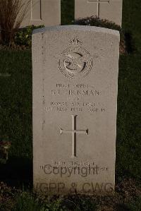 Coxyde Military Cemetery - Hickman, Guy Lewis